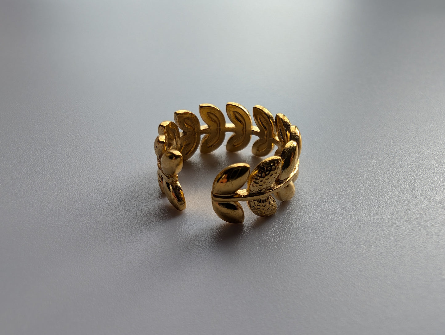 CAESAR RING