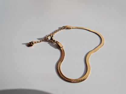 THE CAT'S TAIL BRACELET